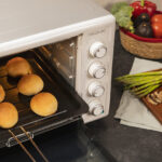 CECOTEC Mini horno - CECOTEC Bake&Toast 6090 White Gyro, 2200 W, 60 l, 300 - Imagen 5