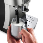DE LONGHI Cafetera express - DE LONGHI ECAM220.30.SB, 15 bar, 1450 W, 2 tazas, Inox + Preto - Imagen 3