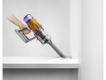 DYSON Aspirador escoba - Dyson V12 Detect™ Slim Absolute, Potencia succión 150 AW, Inteligente y Ligero, 60 min, Pantalla LCD, Tecnología Láser - Imagen 7