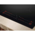 ELECTROLUX Placa de vitrocerámica - ELECTROLUX Serie 700 KIS82453I, 4 zone(s) zonas, 77 cm, Negro - Imagen 5
